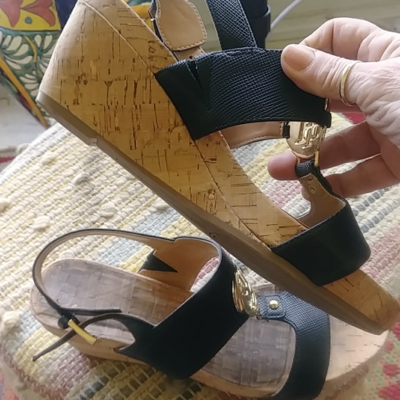 TOMMY HILFIGER SANDALS - Picture 6 of 17